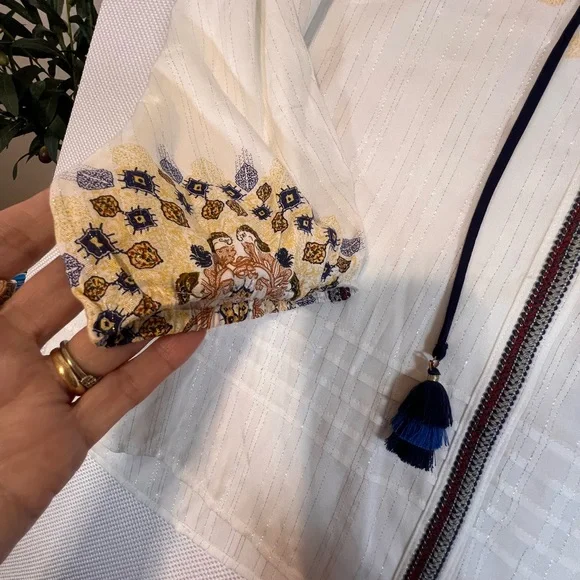 Desigual Cream Blouse with Flutter Sleeves and Graphic Embroidery - Picture 5 of 13